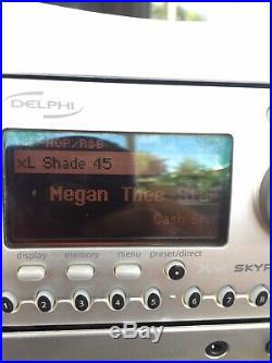 Delphi SA10000 XM satellite radio with lifetime subscription With Boombox Speakers
